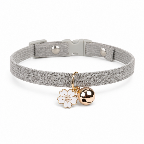 Collar Gris Para Mascotas Con Colgante Floral Y Campana